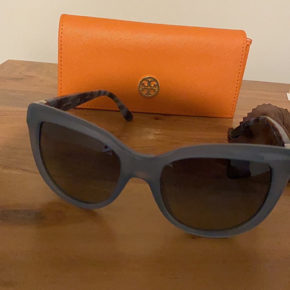 Tory burch woman’s blue sunglasses